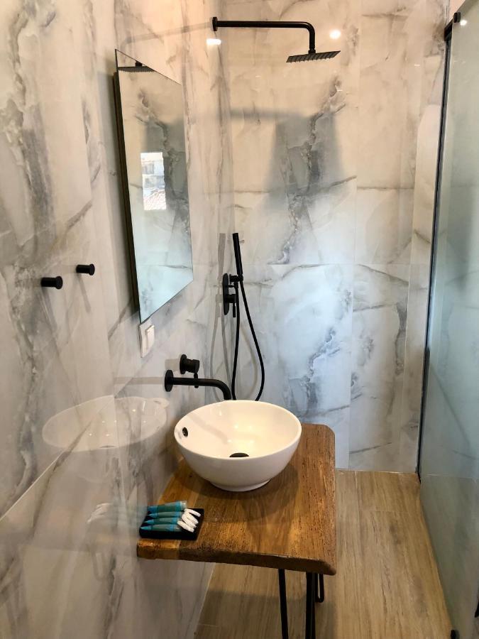 Athonite All Seasons Luxury Suites Иерисос Екстериор снимка