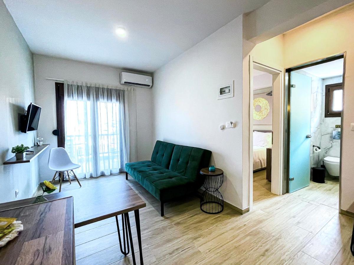 Athonite All Seasons Luxury Suites Иерисос Екстериор снимка