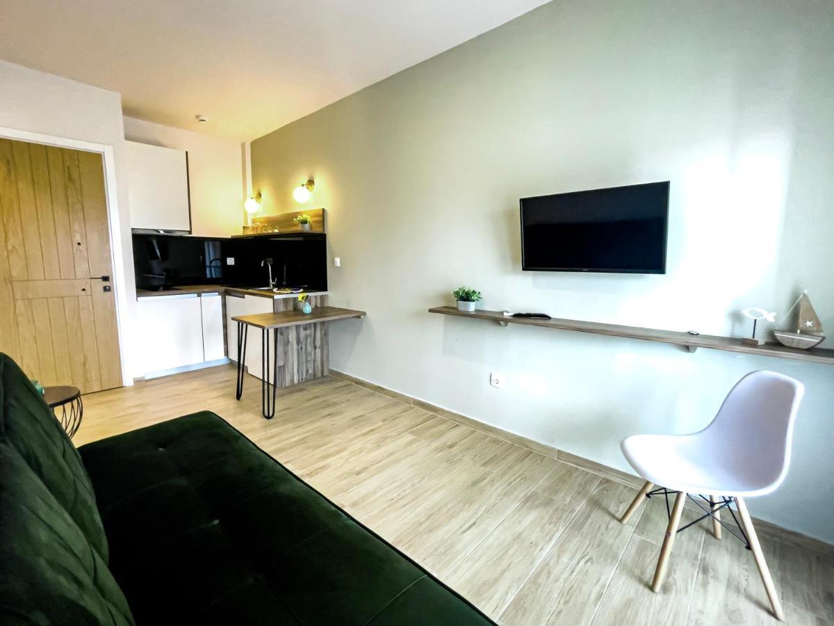 Athonite All Seasons Luxury Suites Иерисос Екстериор снимка