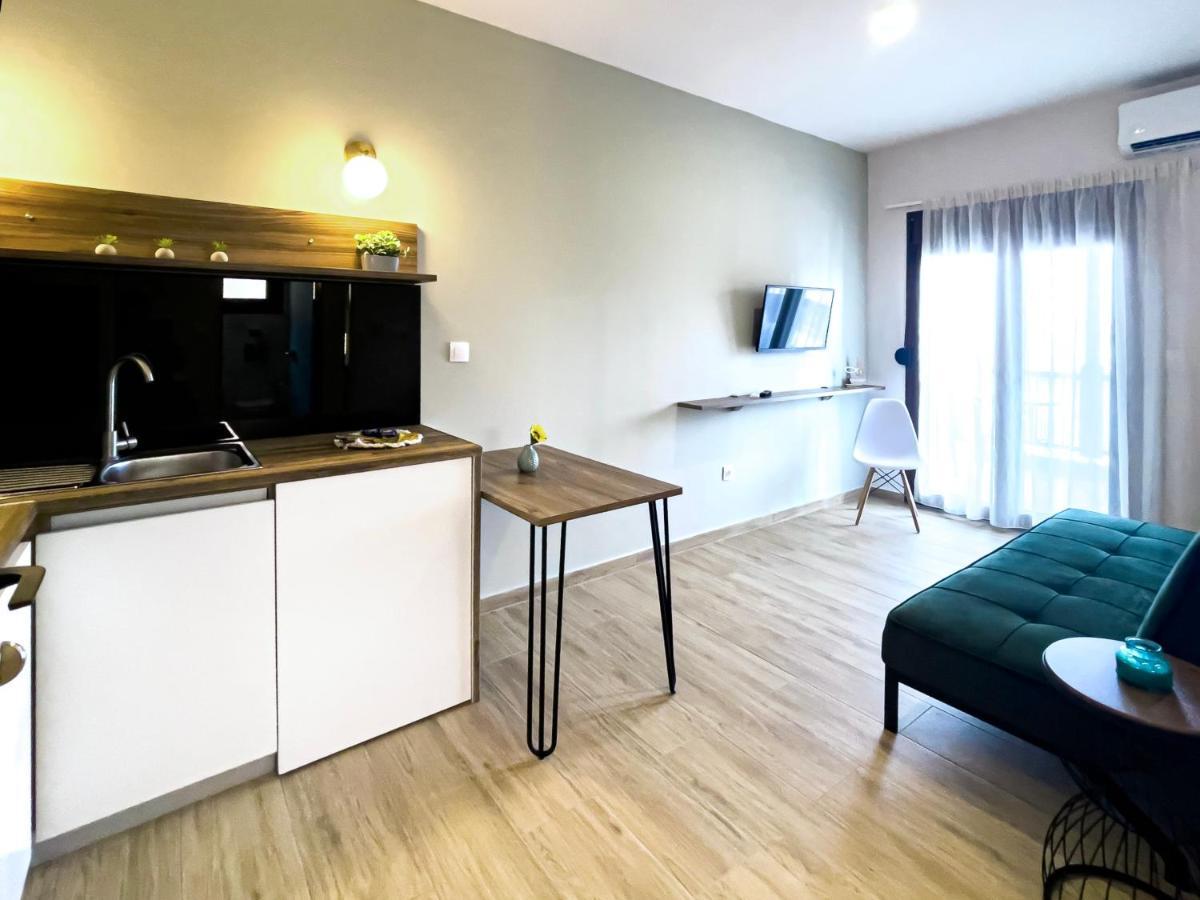Athonite All Seasons Luxury Suites Иерисос Екстериор снимка