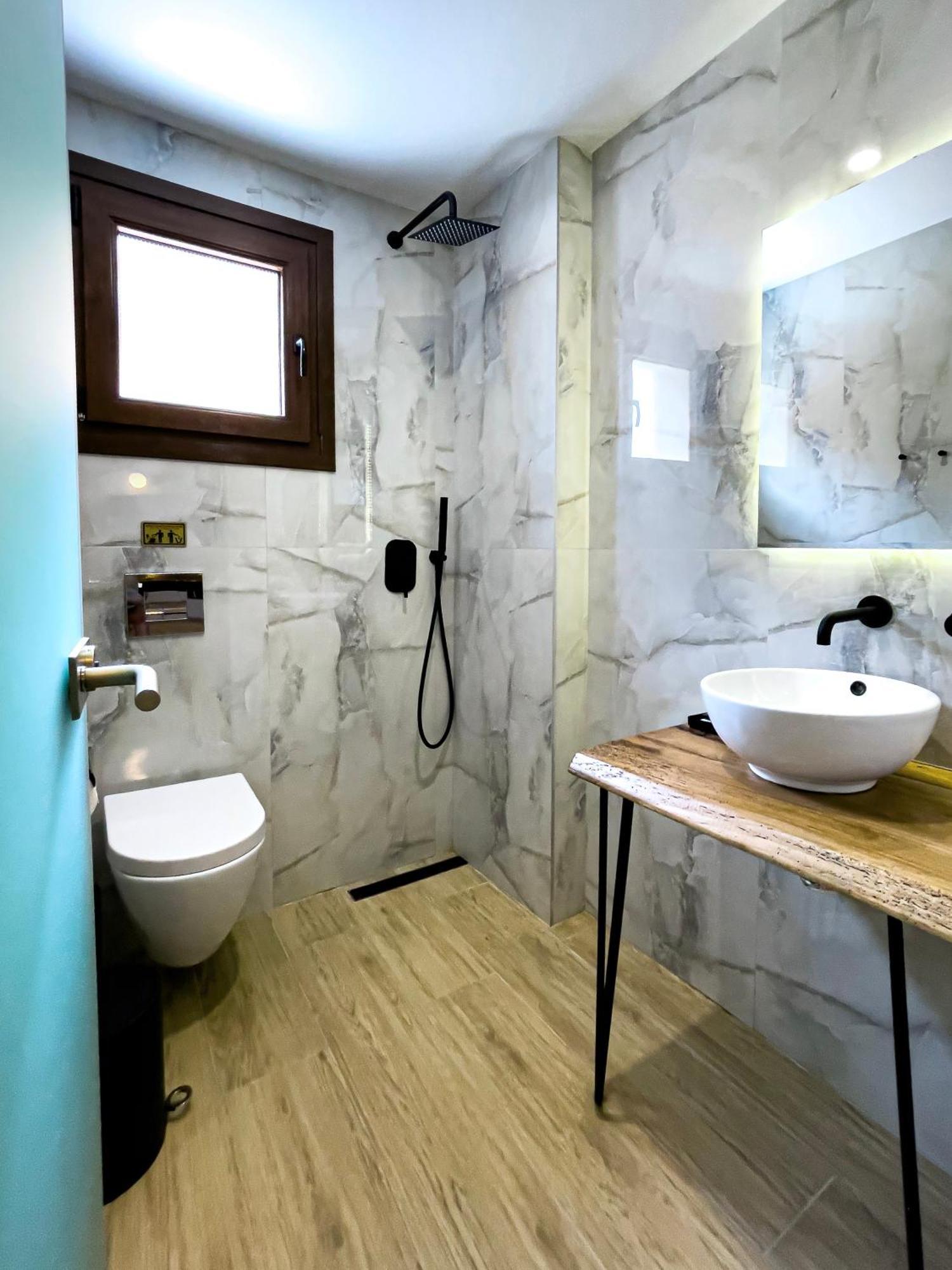 Athonite All Seasons Luxury Suites Иерисос Екстериор снимка