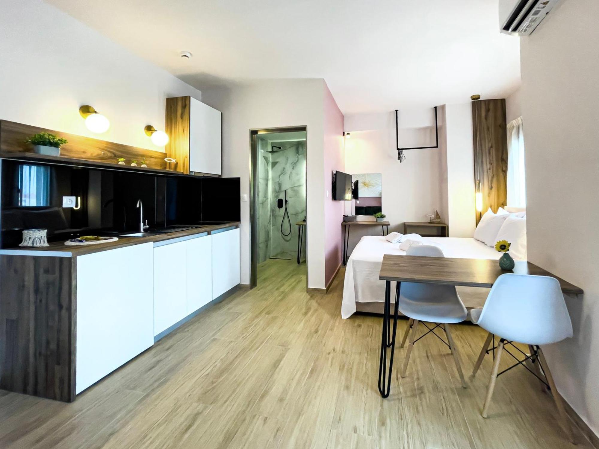 Athonite All Seasons Luxury Suites Иерисос Екстериор снимка