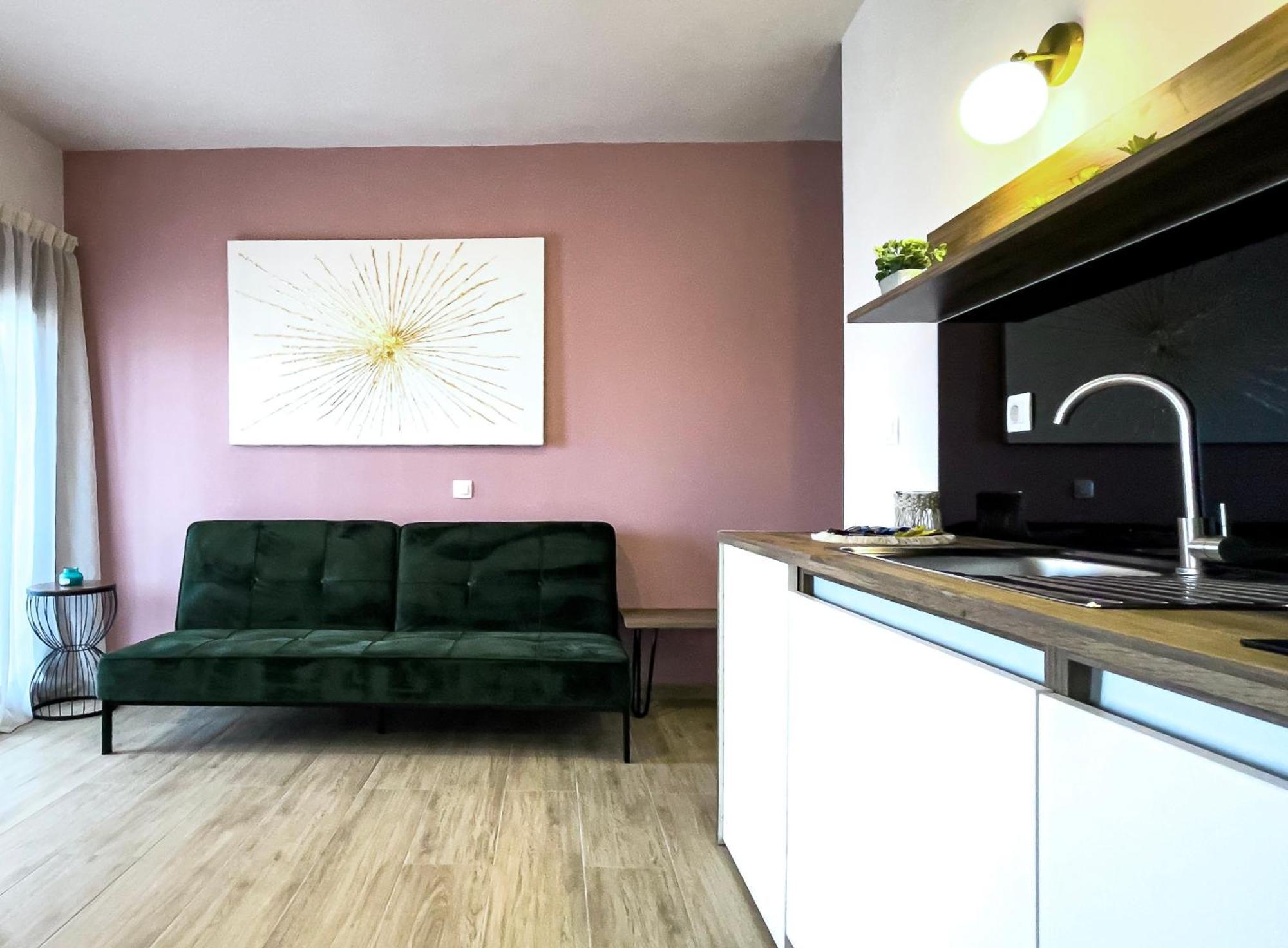Athonite All Seasons Luxury Suites Иерисос Екстериор снимка