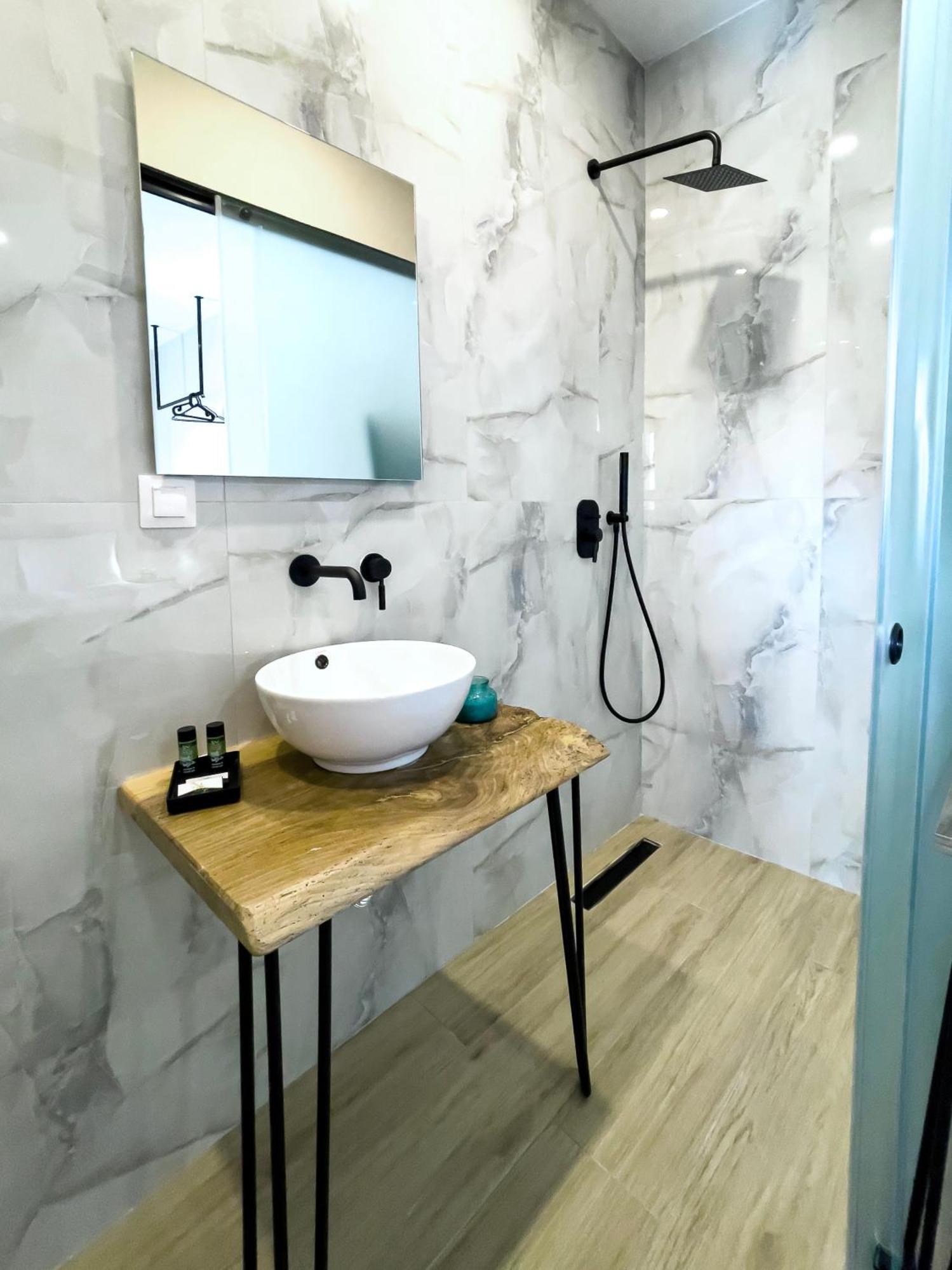 Athonite All Seasons Luxury Suites Иерисос Екстериор снимка
