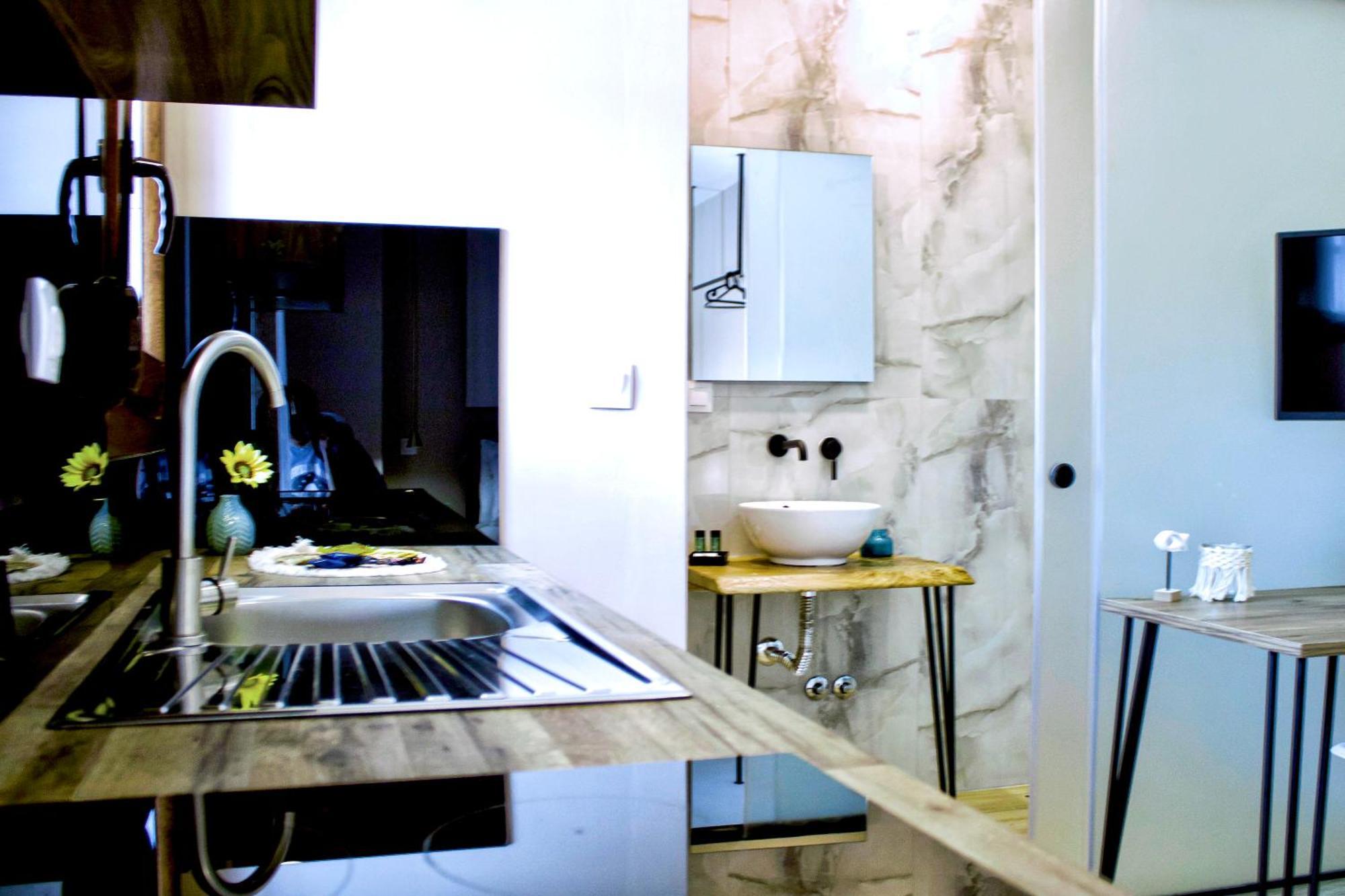 Athonite All Seasons Luxury Suites Иерисос Екстериор снимка