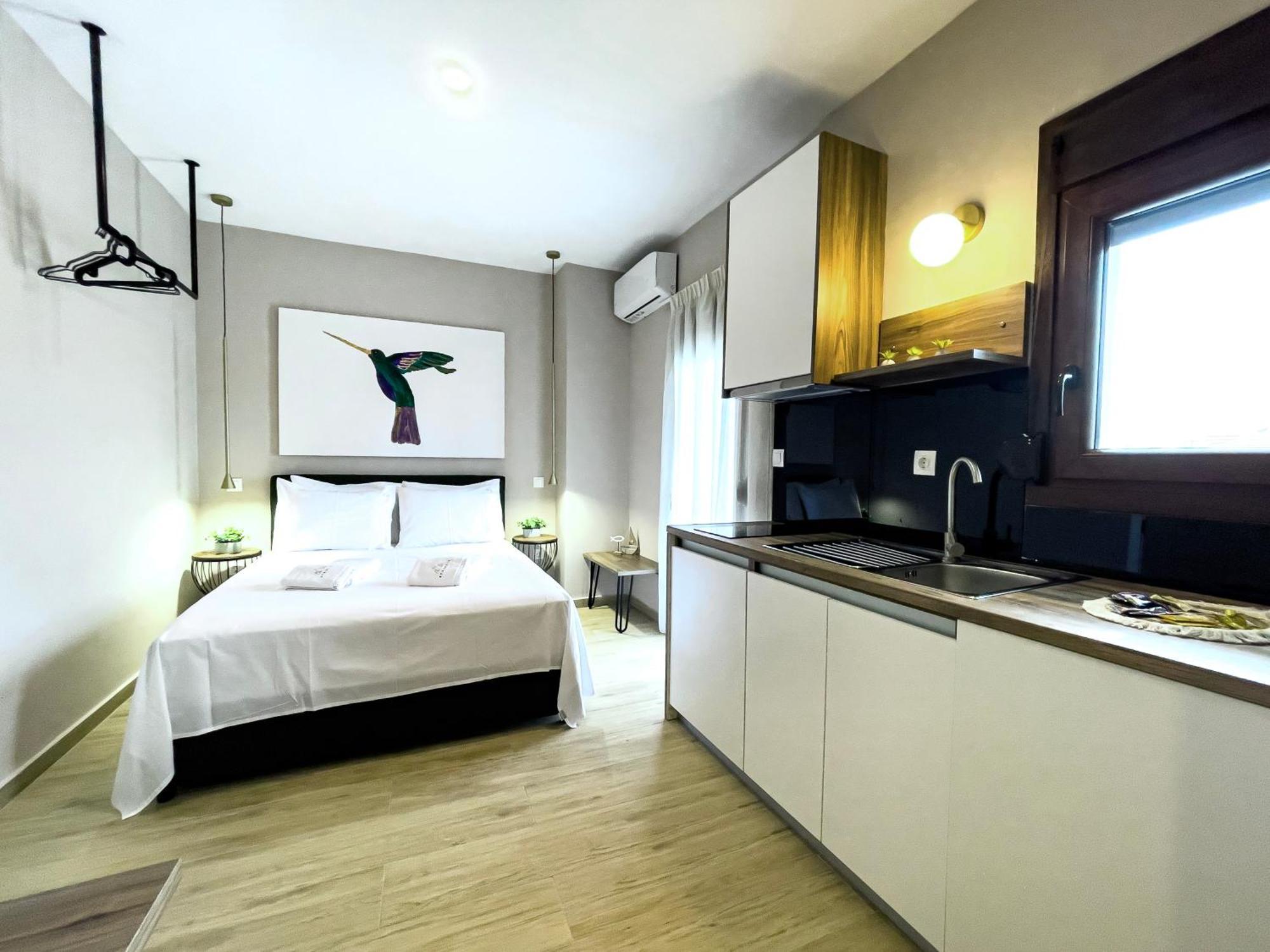 Athonite All Seasons Luxury Suites Иерисос Екстериор снимка